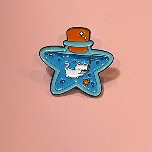 Kawaii Cat Snorkeling inside a Star Shaped Aquarium with Cork Enamel Pin